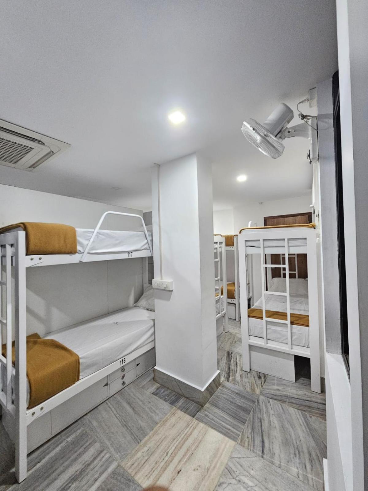 Lowfare Dormitory Кожикоде Екстер'єр фото